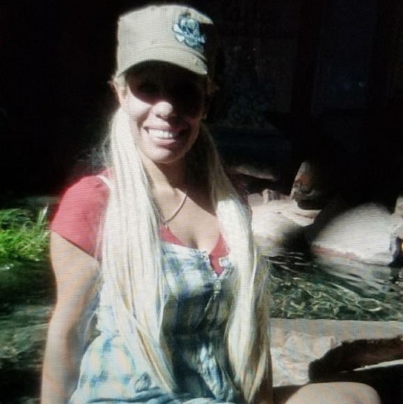 Meet your Posher, Pearl - Picture 1 of 1